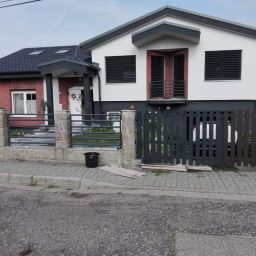 Referencie - Okná, dvere a tieniaca technika pre rodinné domy - ukážka 1