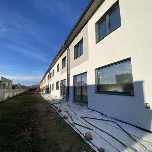 Referencie - Okná, dvere a garážové dvere pre novostavby - Ukážka 2